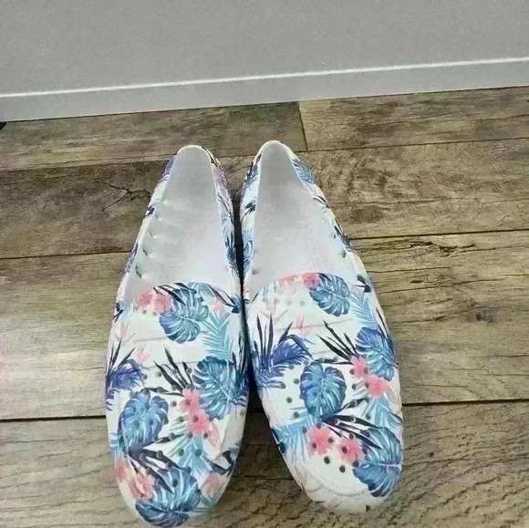 WOMENS FLORAL FLOATERS , blue and white Size 8 - Picture 2 of 12